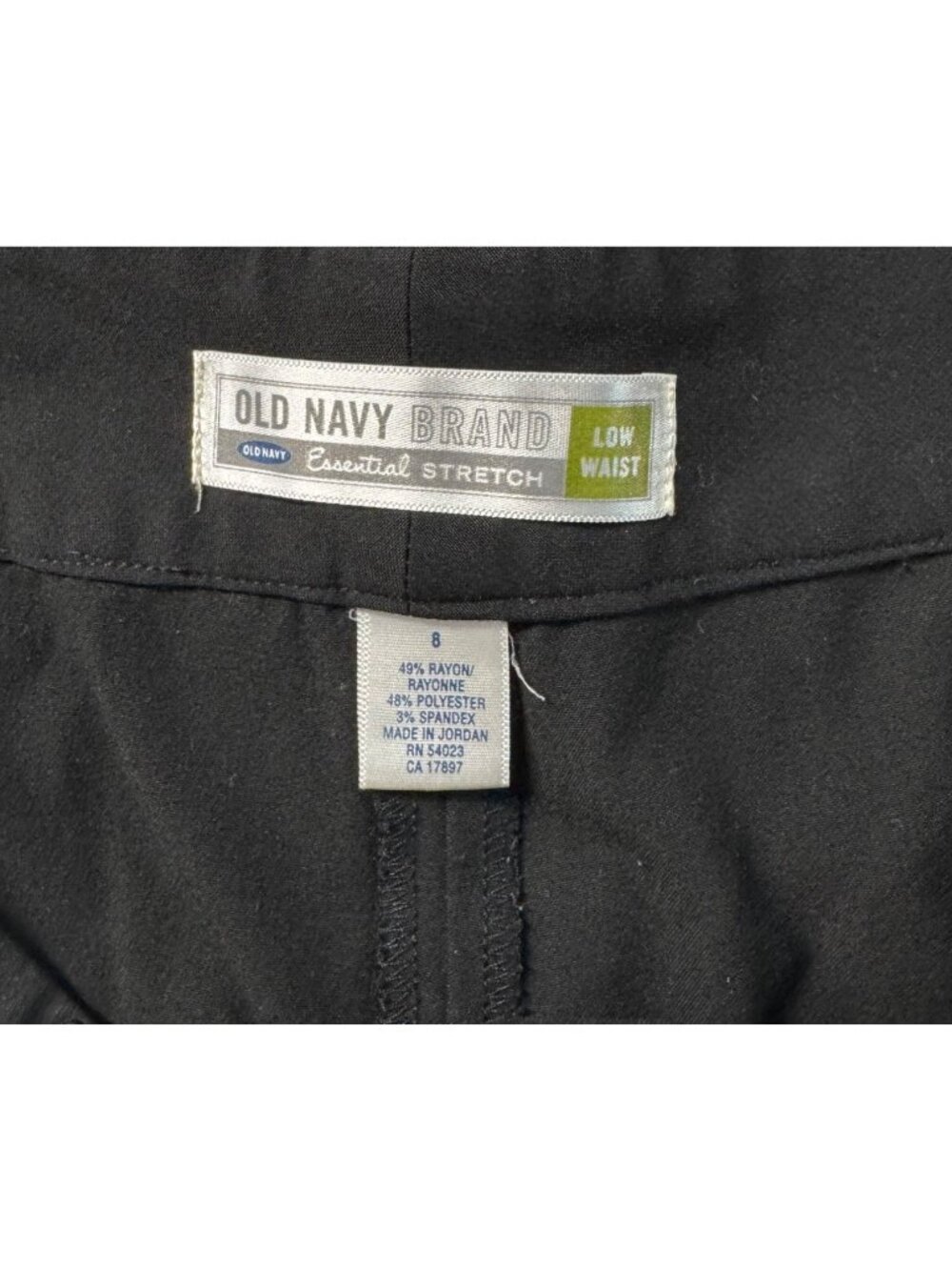 Black Old Navy Essential Stretch Low Waist Cargo Capri Pants Size 8 - Picture 4 of 10